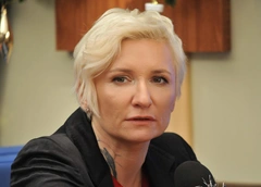 Диана Арбенина впервые показала себя на последних сроках беременности