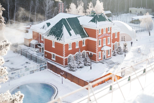 На всех курортах — открытые бассейны, спа-комплексы и комфортабельные номера для проживания | Источник: Baden Family