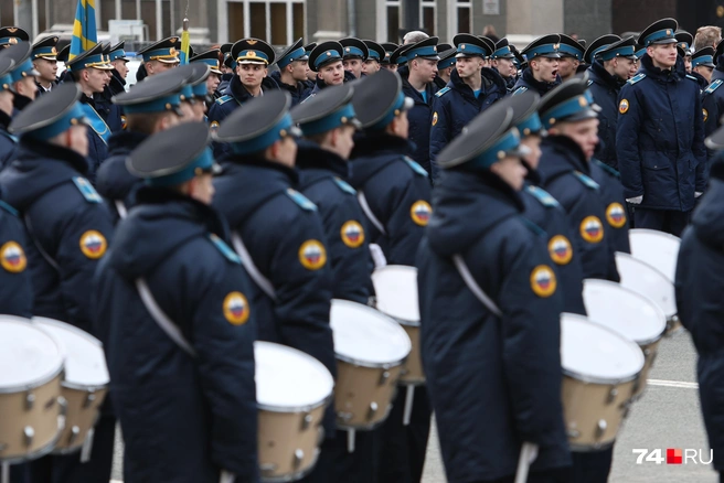 Будущие военные летчики по плацу пойдут с барабанами  | Источник: Наталья Лапцевич