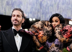 Что будет с Marc Jacobs после продажи бренда?