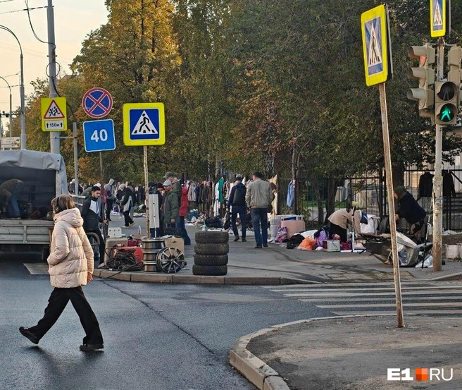 Рынок появился на том же месте | Источник: читатель E1.RU