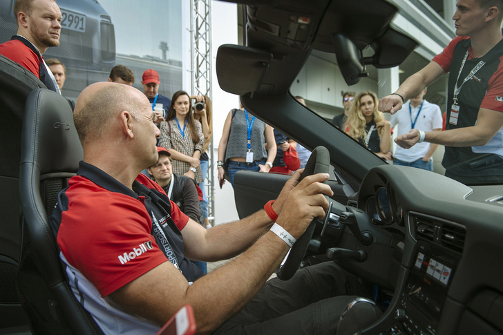 Вирус Porsche: как прокатиться на всех моделях автомобильного бренда за один день