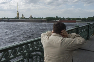 Абсолютная тишина сводит с ума: ученые выяснили, как мозг «слушает» пустоту