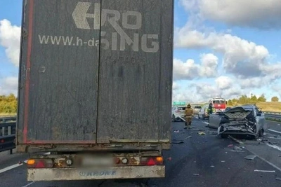 Тягач на КАД сбил двух женщин, одна погибла