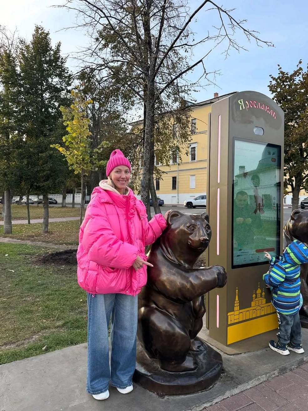 Не обошлось без фото с медведями | Источник: galabob / Instagram (экстремистская организация, деятельность запрещена на территории РФ)
