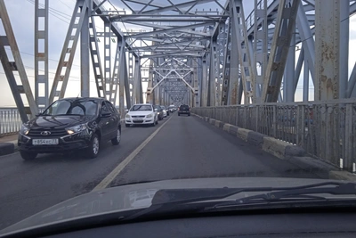 Императорский мост ремонтируют из-за выпирающих швов