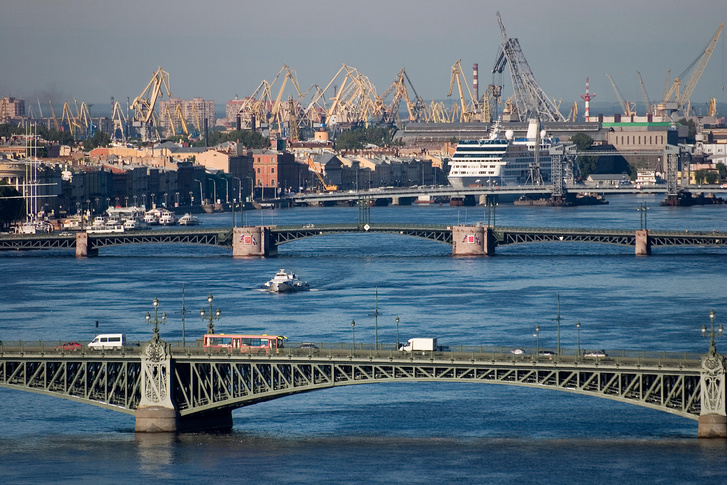 Сколько мостов в Санкт-Петербурге?