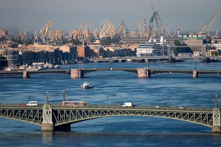 Сколько мостов в Санкт-Петербурге?