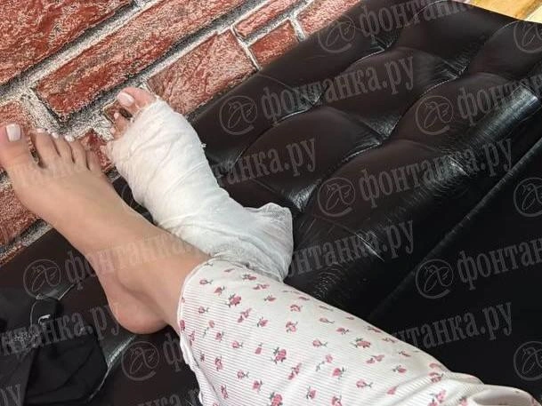 «Дым черный пошел». Как пассажирка самолета из Петербурга ногой тушила пауэрбанк | Источник: предоставлено «Фонтанке»