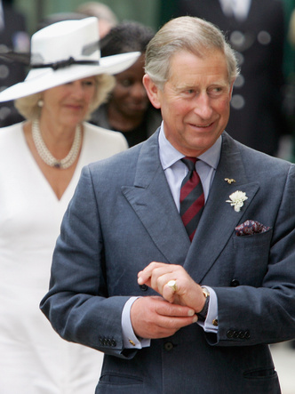 Почему мужчины королевской семьи не носят обручальные кольца