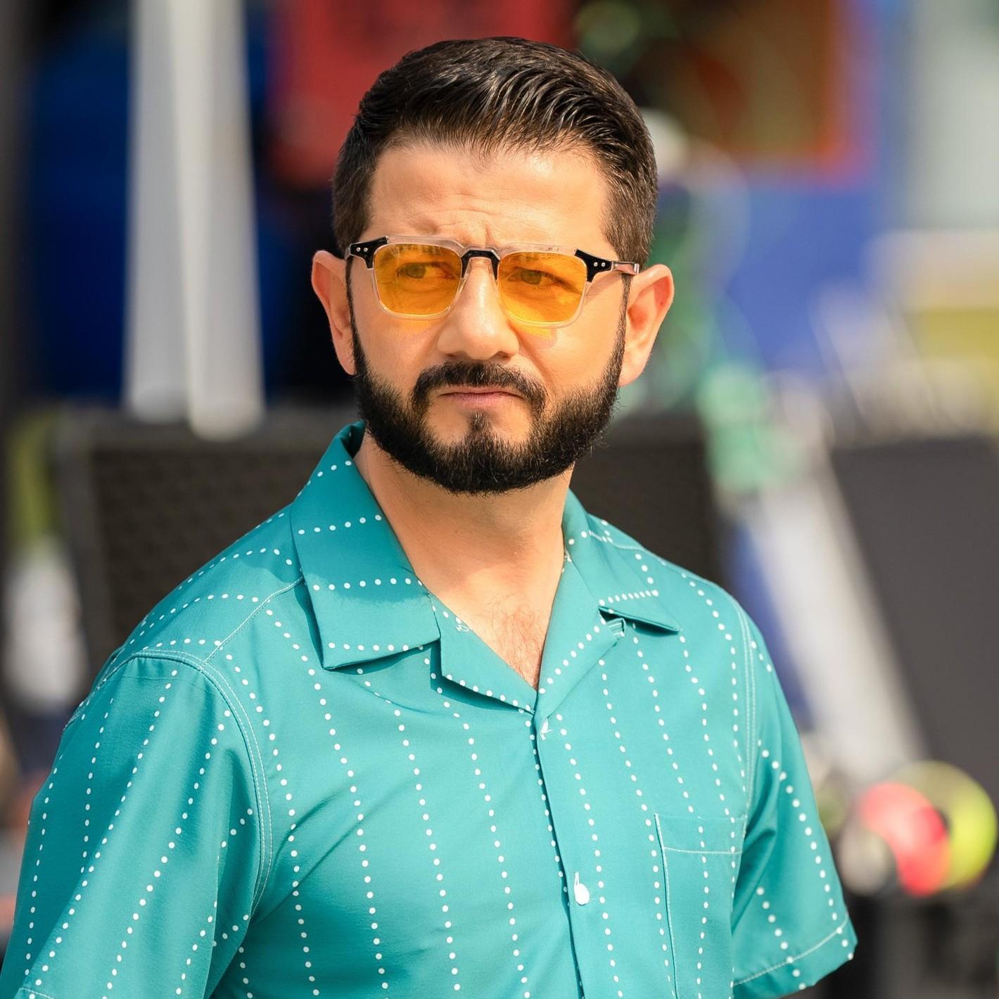 Разведенная красотка с формами и чувственными губами: больше фото новой пассии Михаила Галустяна