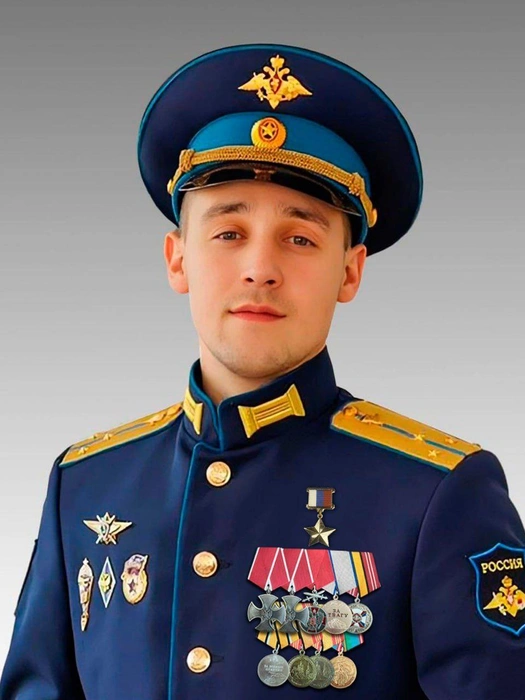Дмитрий Абузьяров окончил Рязанское гвардейское высшее воздушно-десантное училище, в зоне СВО командовал штурмовой ротой | Источник: «#кобзевнасвязи» / T.me