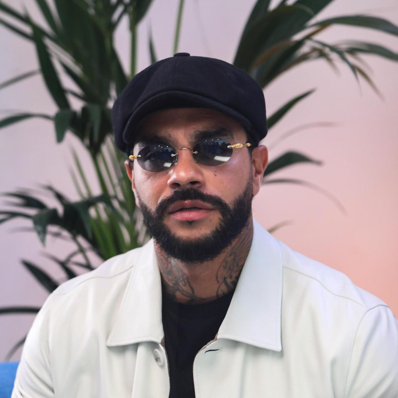 Модель, которую подозревают в романе с Тимати, впервые сделала заявление об их отношениях