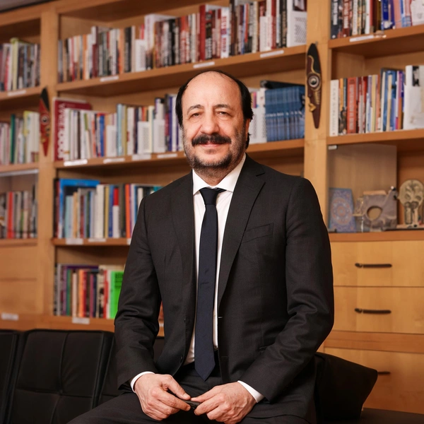 Предприниматель растерялся, став яблоком раздора