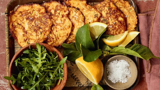 Рецепт дня: оладьи из кабачков и козьего сыра