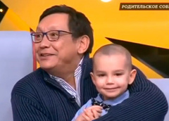 Егор Кончаловский впервые пришел на телевидение с маленьким сыном