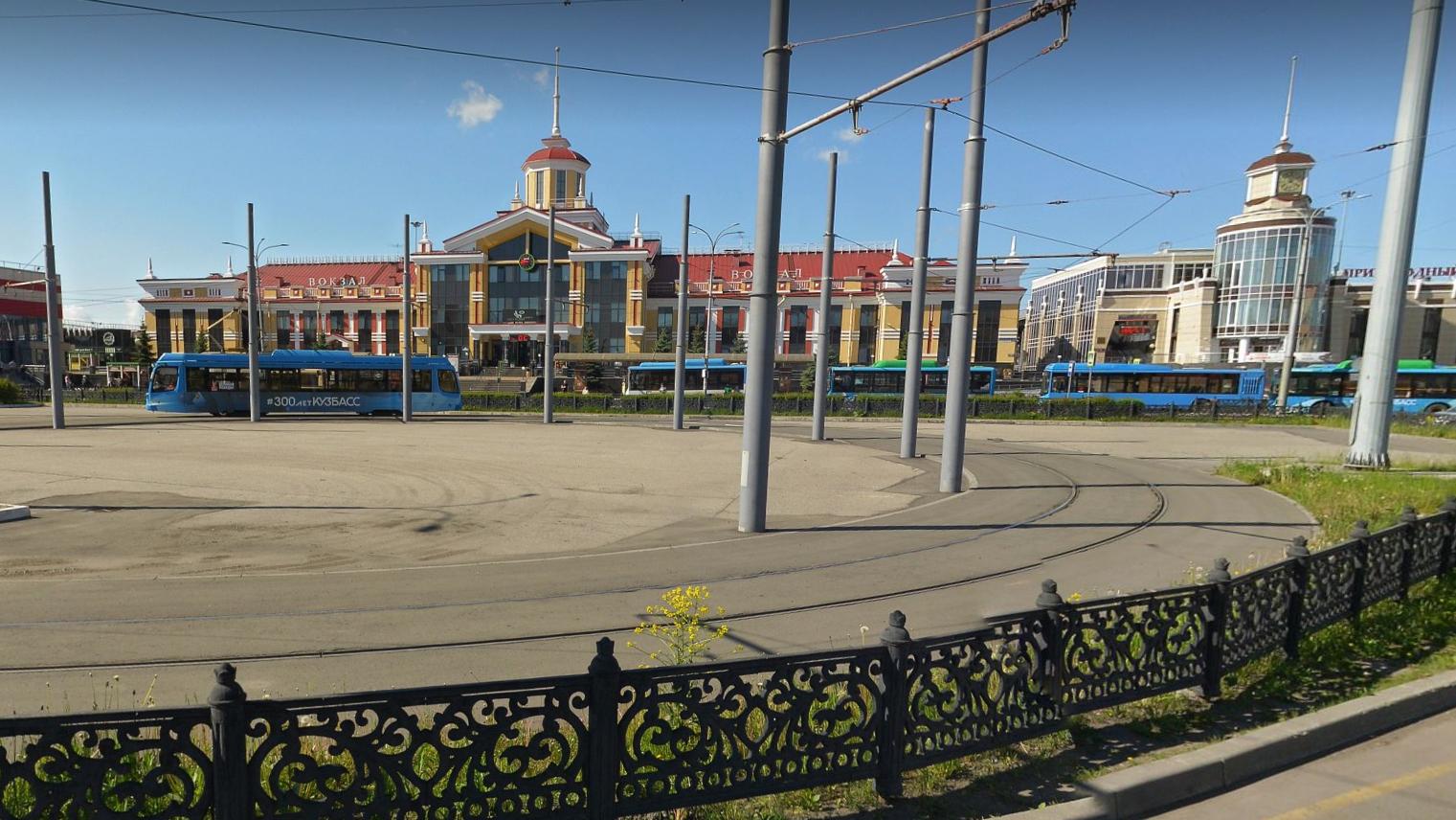 Частый ремонт привокзальных территорий нередко сопровождался недовольством горожам, считавших, что деньги надо вкладывать в более проблемные участки | Источник: Yandex.ru/maps