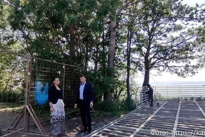 Анатолий Кирносенко проинспектировал строительство сквера ветеранов геологоразведки