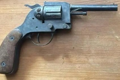 У пенсионера из Тумы изъяли боевой револьвер и патроны