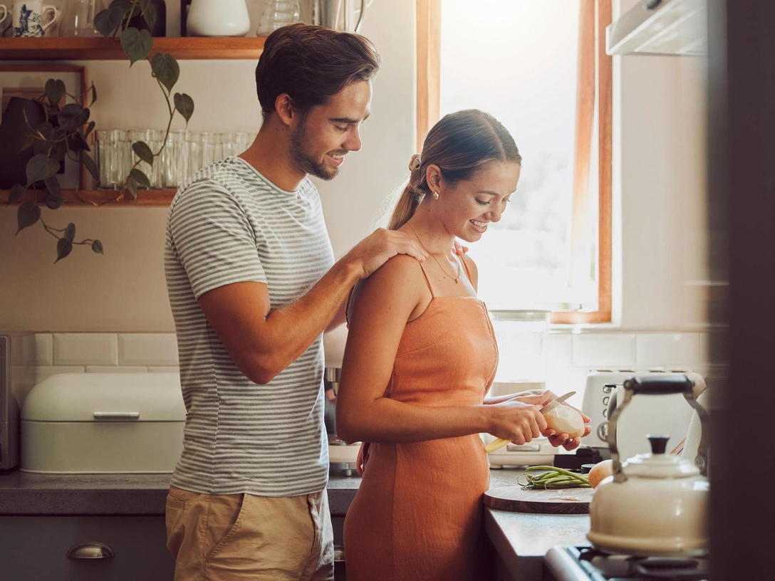 Сильная женщина: как научиться просить помощи в отношениях (и начать доверять мужчине) | marieclaire.ru