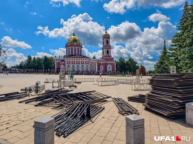 Будущая сцена, пока в разобранном виде | Источник: Булат Салихов / UFA1.RU