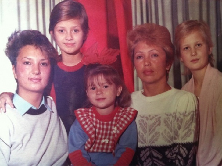 Виктория Боня с семьей