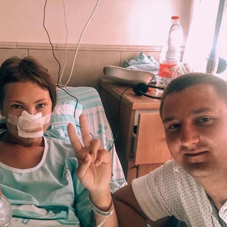 Муж Лизы всё время был рядом во время лечения | Источник: lisa.veremey / Instagram* (деятельность соцсети запрещена на территории РФ)