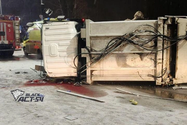 Водитель мусоровоза завершал маршрут | Источник: «АСТ-54 Black» / Telegram