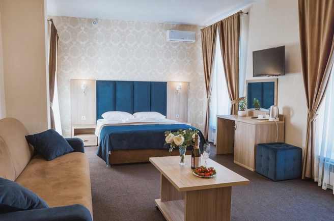 Отель находится всего в километре от ж/д вокзала | Источник: sedinn-hotel.ru