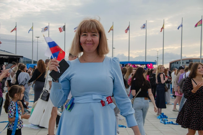 Женщина приехала из Туапсе, не хотела пропустить это событие | Источник: Оксана Витязь