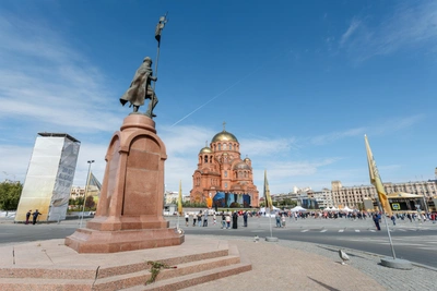 Волгоградцы обсуждают снос памятника Невскому