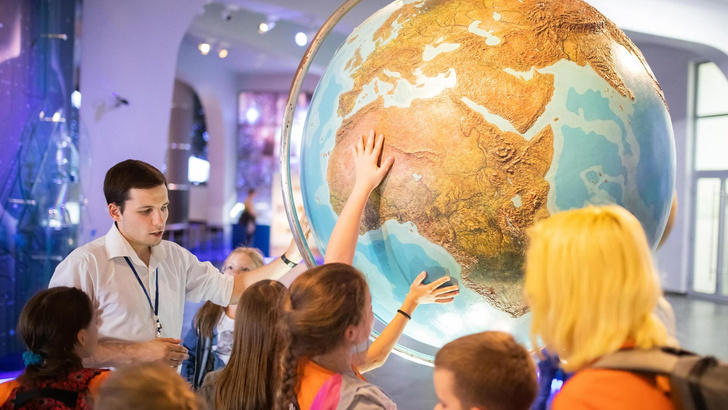 Почему детям опасно трогать экспонаты в музее — вы будете удивлены