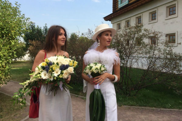 Екатерина Архарова с подругой