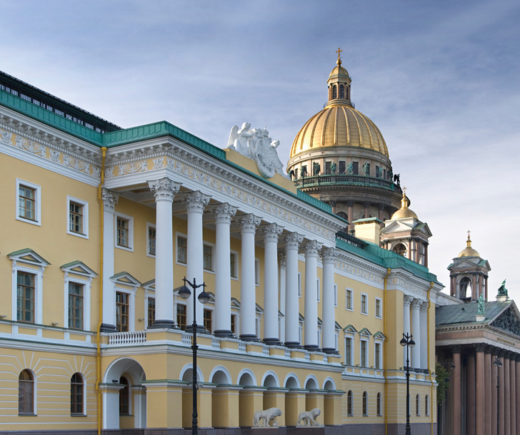Как красиво завершить лето? Любуясь закатами на террасе дворца 19 века в Four Seasons Hotel Lion Palace St. Petersburg