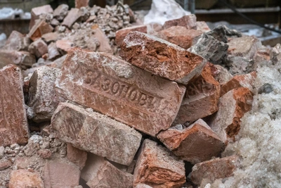 Skopinsky resident threatens guest with brick after drink demand