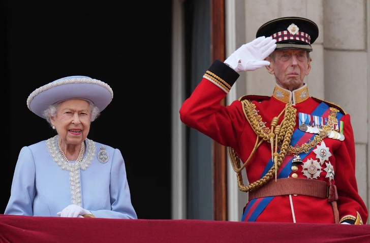 Королевский долгожитель: единственный человек, который смог побывать на похоронах двух монархов — Георга VI и его дочери Елизаветы II (кто же он?)