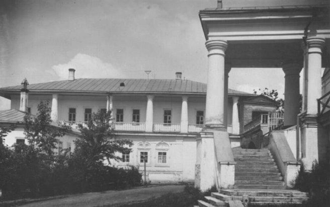 Архиерейский дом | Источник: pastvu.com