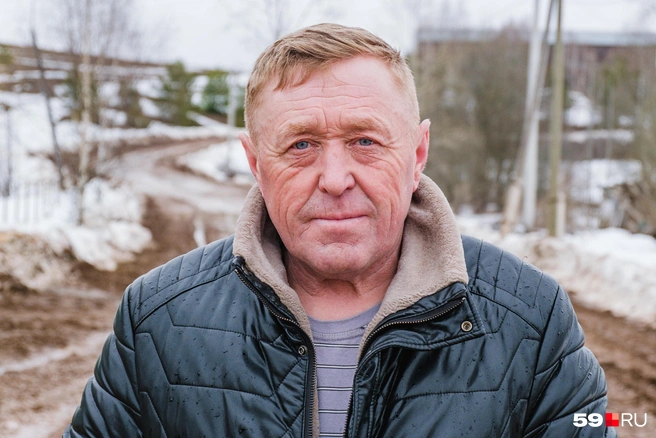 Покидать родную деревню Сергей Гуляев не готов | Источник: Тимофей Калмаков / 59.RU