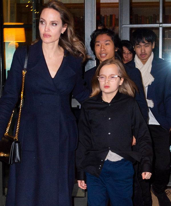 Анджелина Джоли рассказала, как прошла ее самоизоляция вместе с детьми