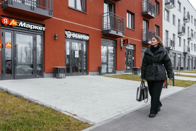 В жилом квартале уже работают магазины, пункты выдачи заказов и детские центры | Источник: «Навигатор.Девелопмент»