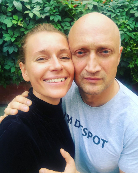 Руки не для скуки: Гоша Куценко схватил Любовь Толкалину за грудь на новом фото