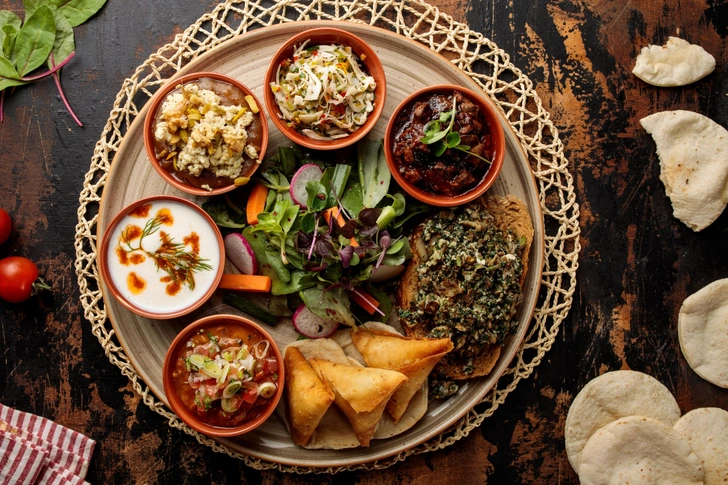 Что едят шейхи? Блюда арабской кухни, которые легко приготовить дома | Источник: Food Shop/Shutterstock/Fotodom.ru
