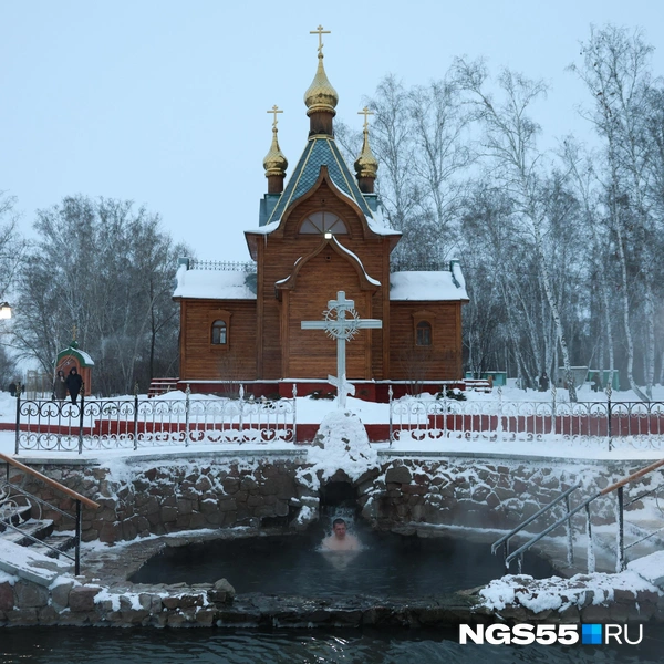 Народ собирался у воды постепенно | Источник: Евгений Софийчук / NGS55.RU