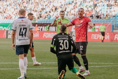 «Крылья Советов» дороже «Акрона», но уступают в игре