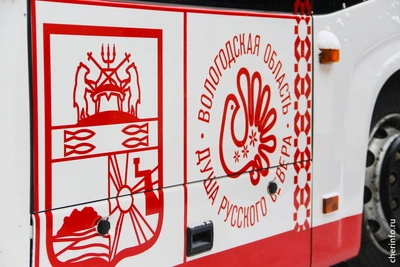 Новые автобусы в Череповце освятили перед выходом на маршруты