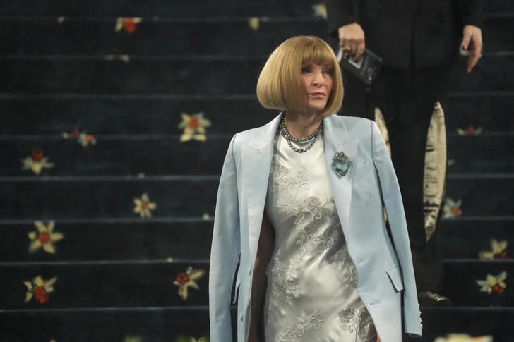 Анна Винтур на Met Gala 2025. Уже в июне она покинула пост главного редактора Vogue, так что теперь бал будут организовывать без нее.  | Источник: Splash/Gallo Images/legion media