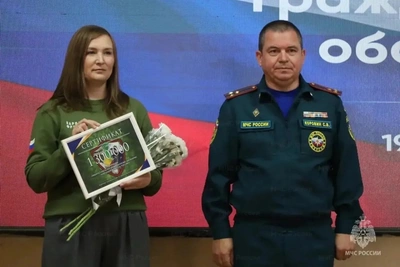Сотрудники МЧС Забайкалья передали 1,3 млн рублей бойцам СВО