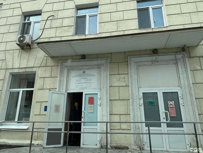 Пациентка уже три недели пытается получить направление в онкологический центр. | Источник: Олег Макушкин / 2gis.ru