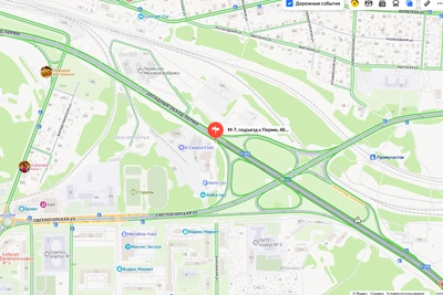 На въезде в Закамск загорелся автомобиль: видео, пострадавших нет