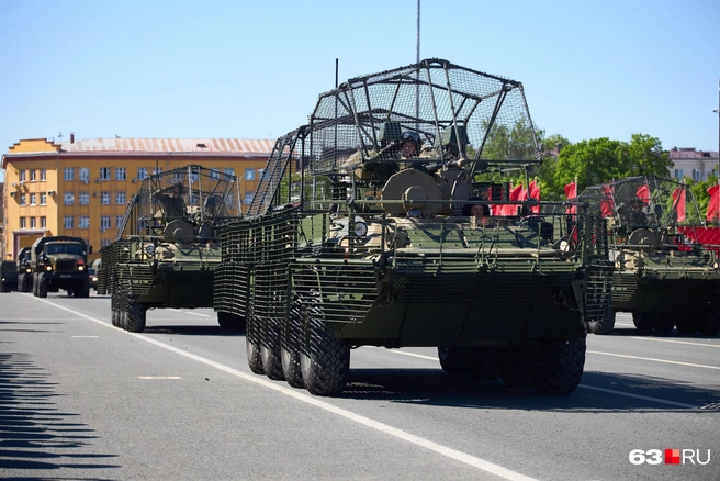 Можно будет увидеть автомобили ВАЗ, БМП, БТР-82а, ракетные комплексы «Искандер» и другую технику  | Источник: Роман Данилкин / 63.RU